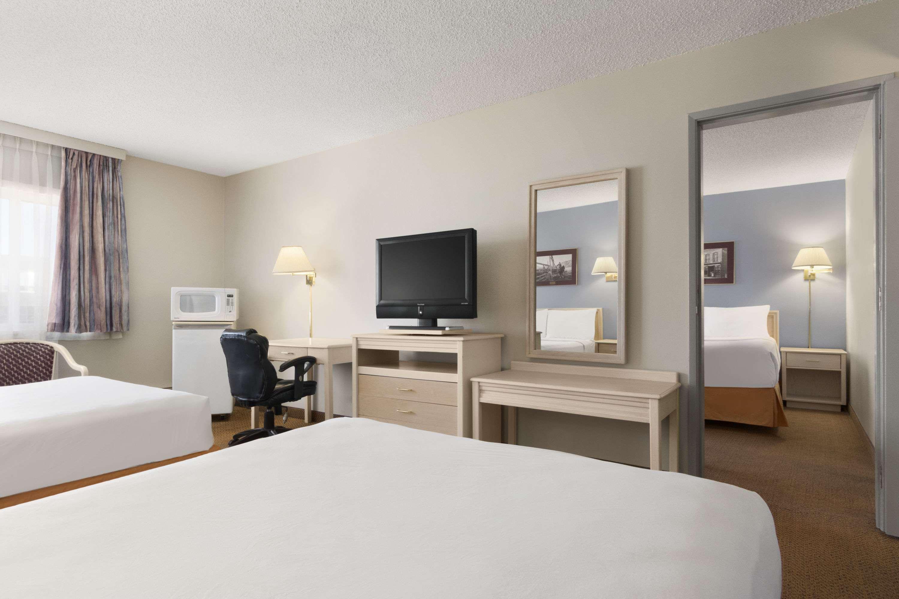 Travelodge By Wyndham Calgary South Exteriér fotografie